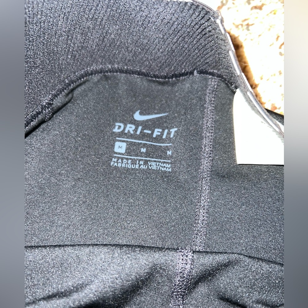 Nike Pro dri fit - Picture 3 of 3